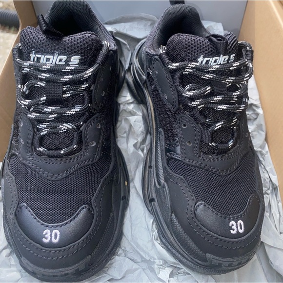 Too small - Picture 2 of 3